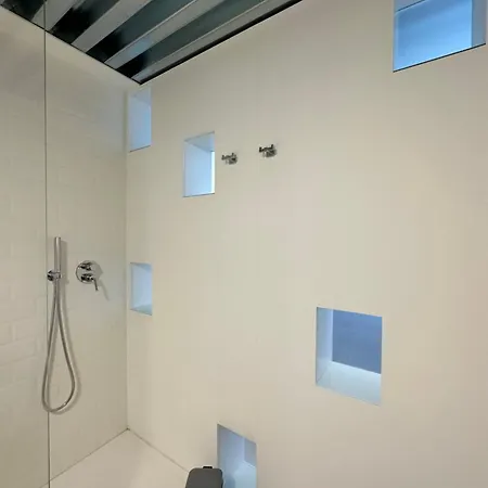 Apartament White In
