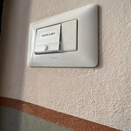 Apartament White In
