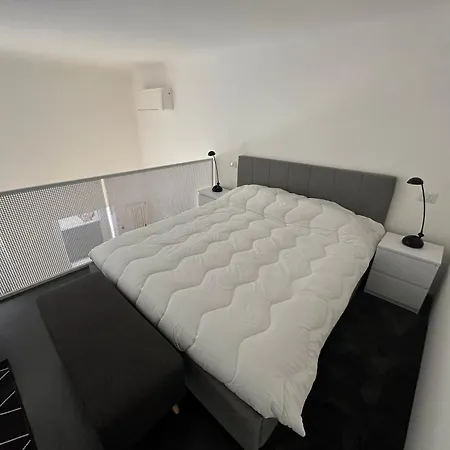 White In Apartament Mediolan