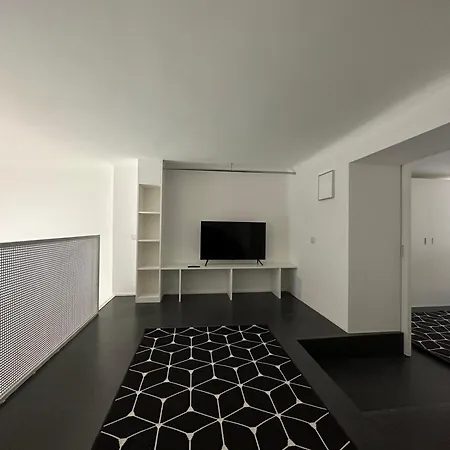 White In Apartament