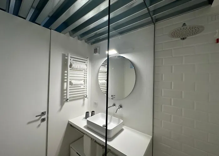 Apartament White In