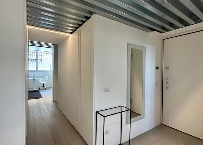 Apartament White In *