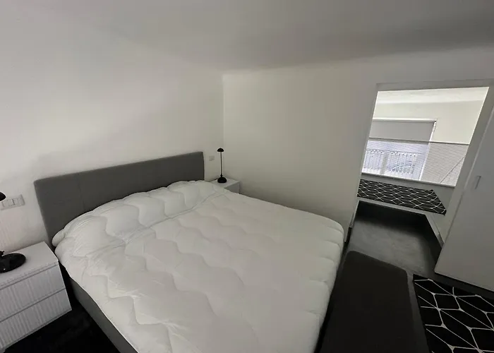 Apartament White In