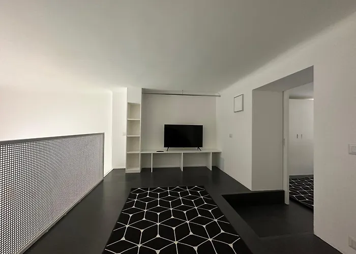 White In Apartament